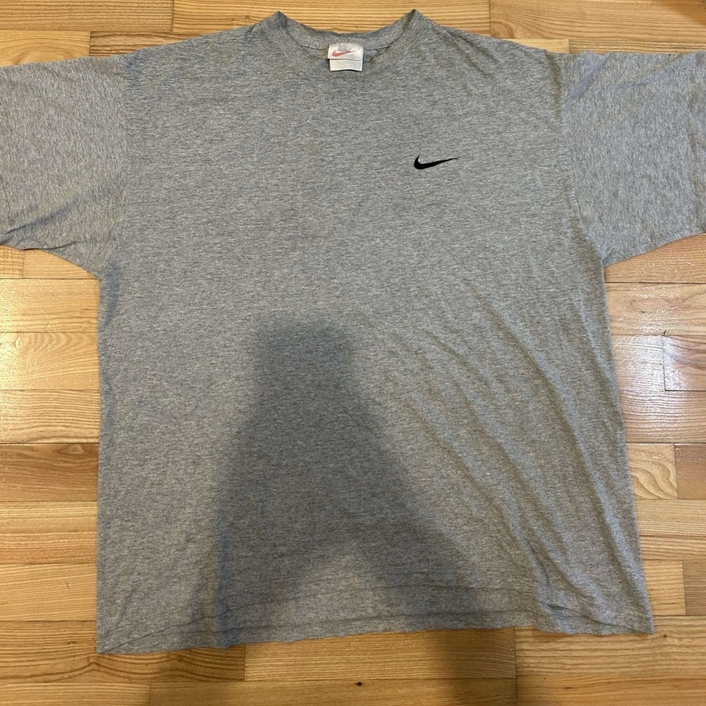 Nike Men's Heather Gray Short Sleeve Tee